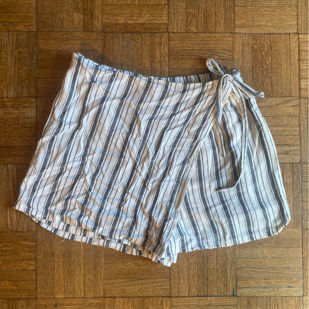 American Eagle Outfitters Black and White Striped Wrap Shorts